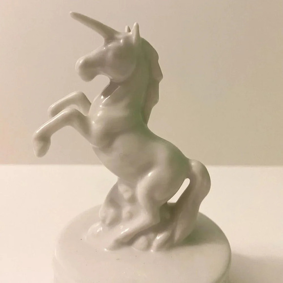 Vintage Otagiri Unicorn Rotating Music Box As Time Goes By 5 Inch Tall Figurine - Picture 11 of 16